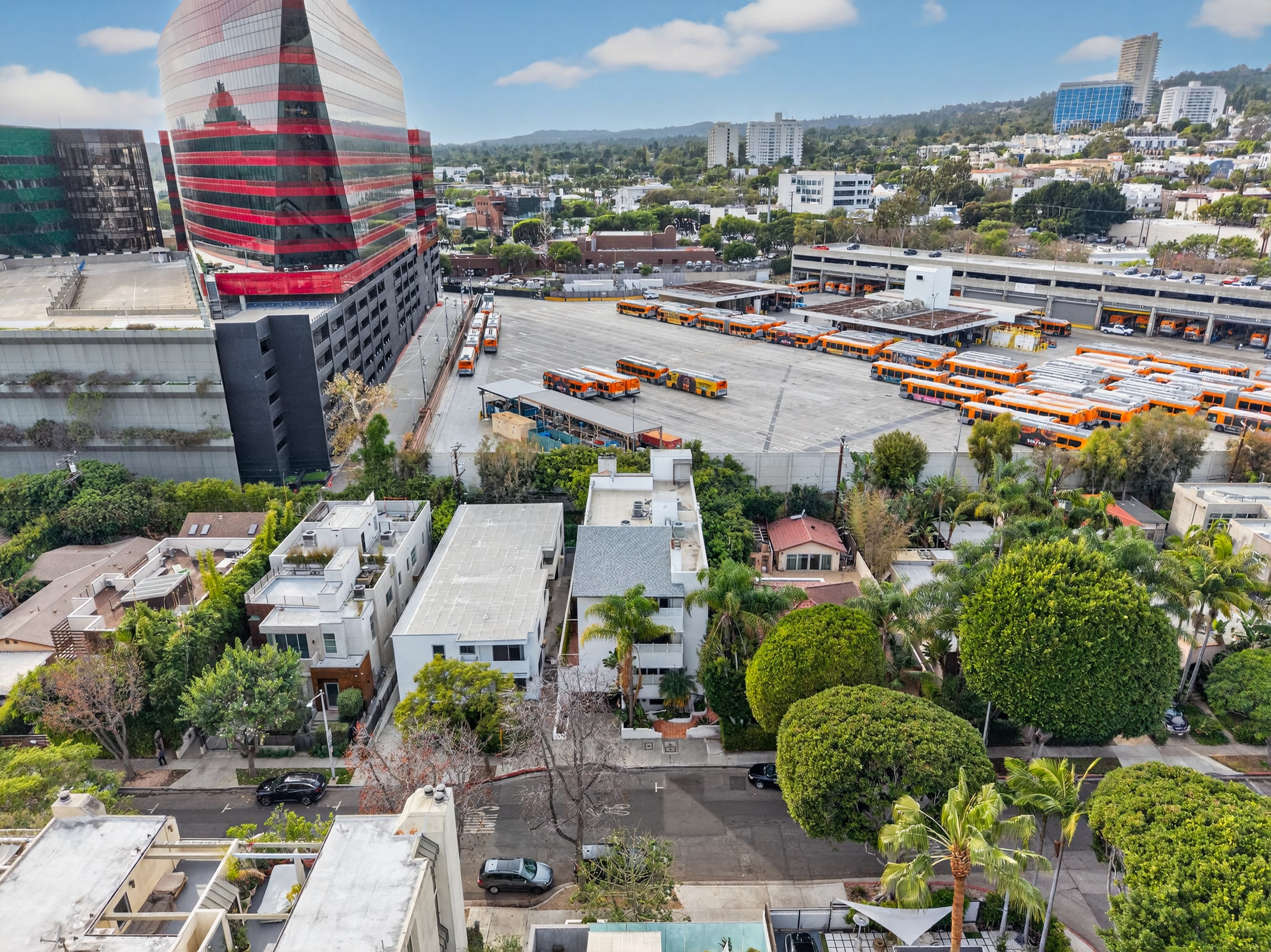 733 Huntley Drive - Photo 3