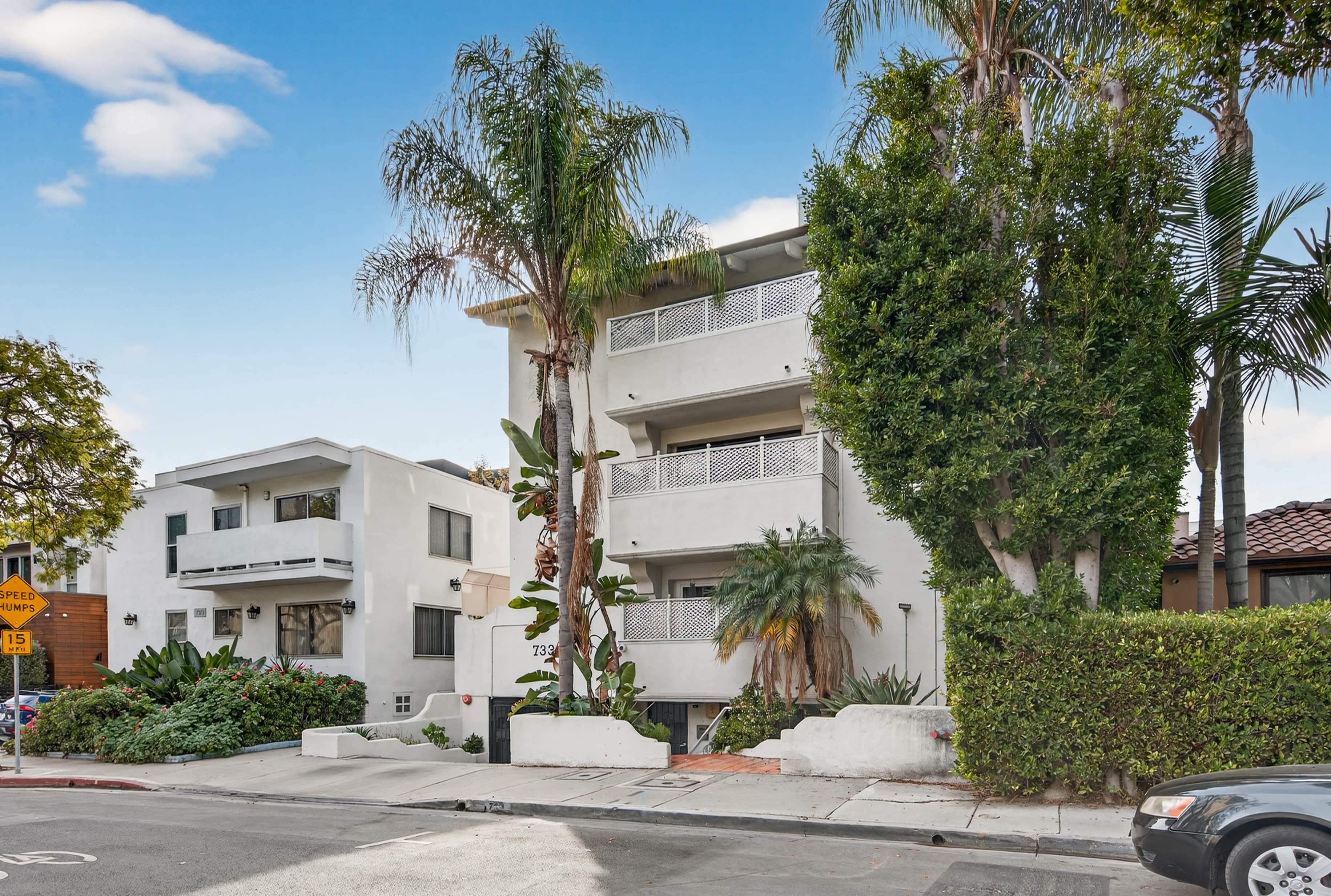 733 Huntley Drive - Photo 10